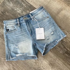 KanCan Los Angeles Highrise light wash Denim shorts - Size M - NWT, never worn